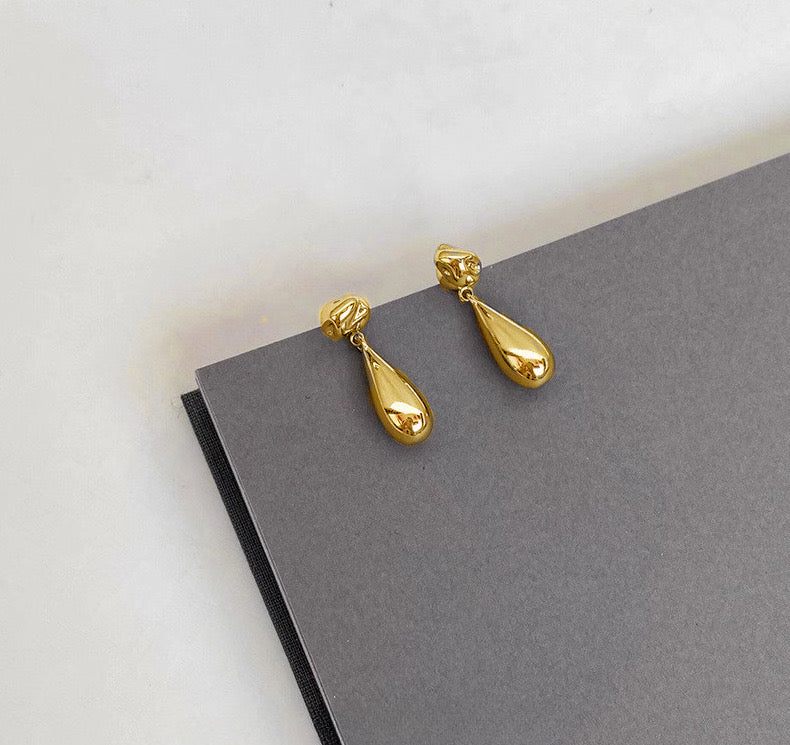 Liquid echo earring