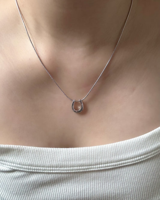 Drift Arch Necklace
