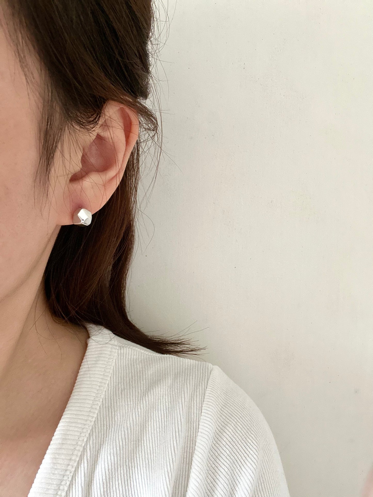 Lustra Sphere Earring