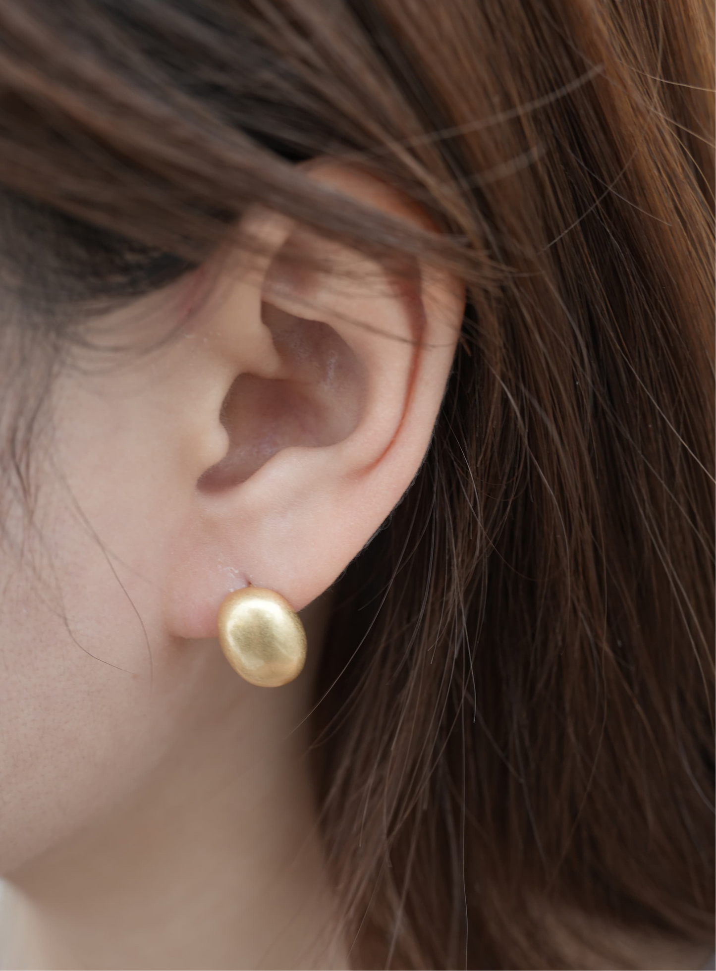 Pebble Egg Earring