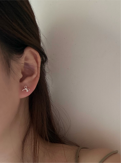 Twist & Gleam Earring