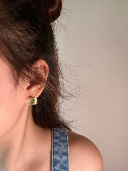 Muse Curve Earring
