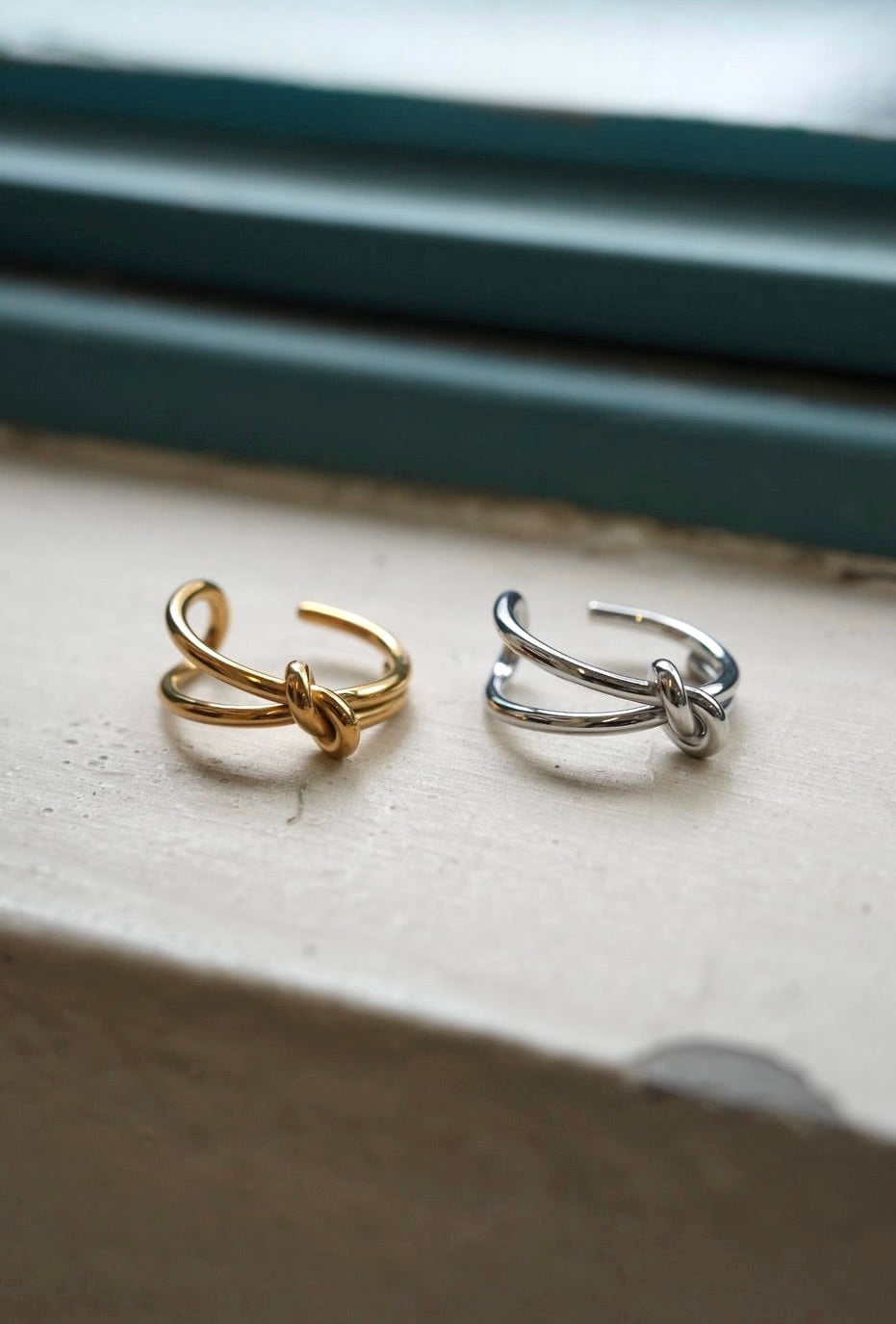 Flux Knot Ring