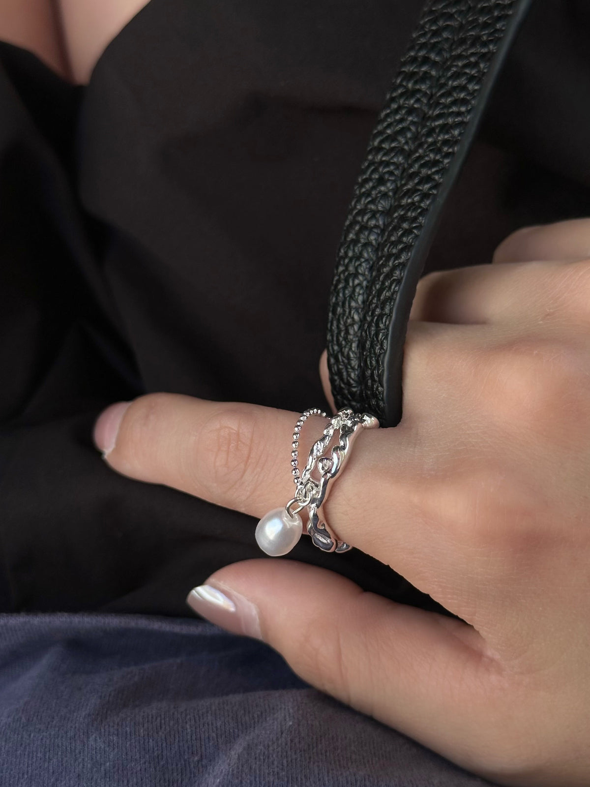 Chained Radiance Ring