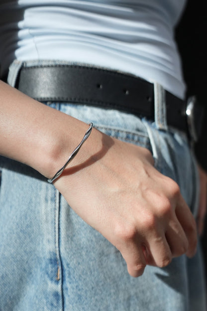 Gentle Wave Bracelet