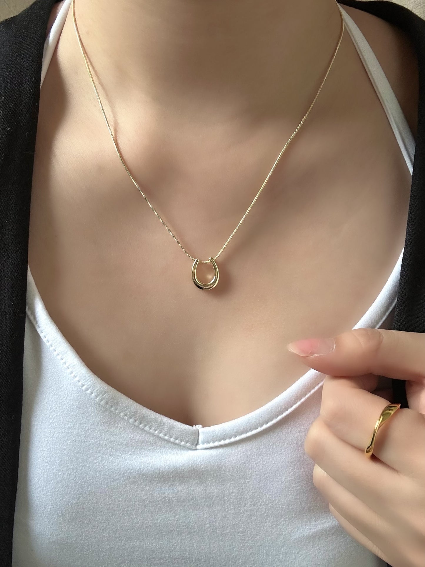 Drift Arch Necklace