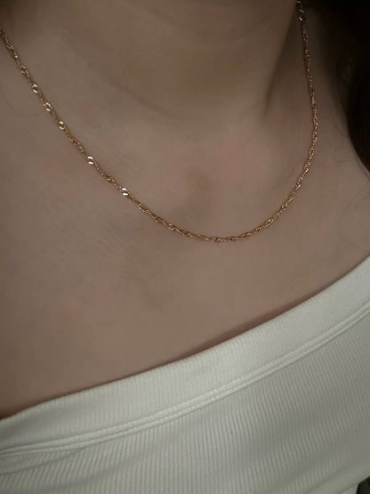 Glimmer Twist Necklace