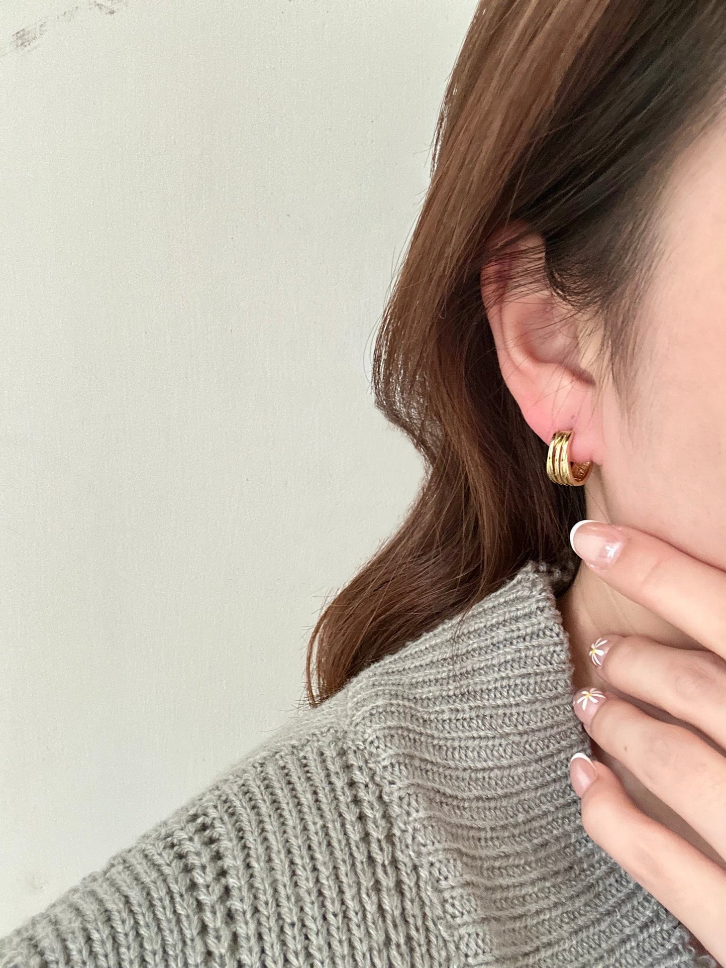 Fang circle earring