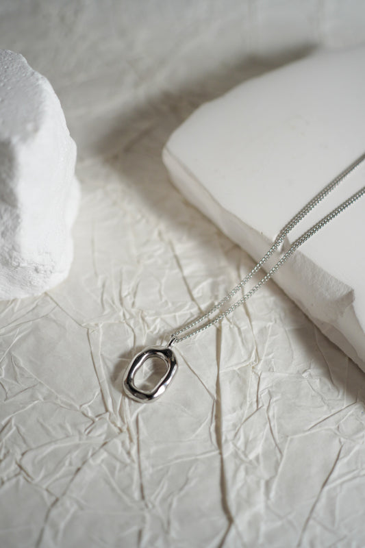 Lune Edge Necklace