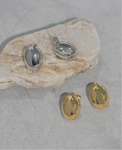 Pebble Egg Earring
