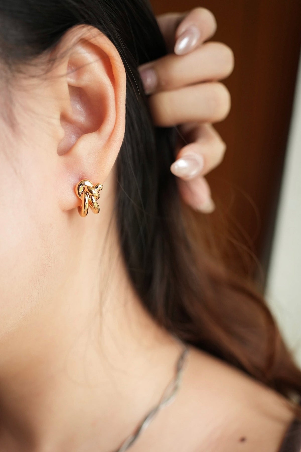 Slender Knot Earring