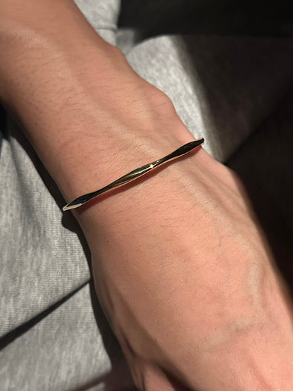 Gentle Wave Bracelet