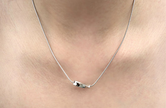 Lucid Bar necklace