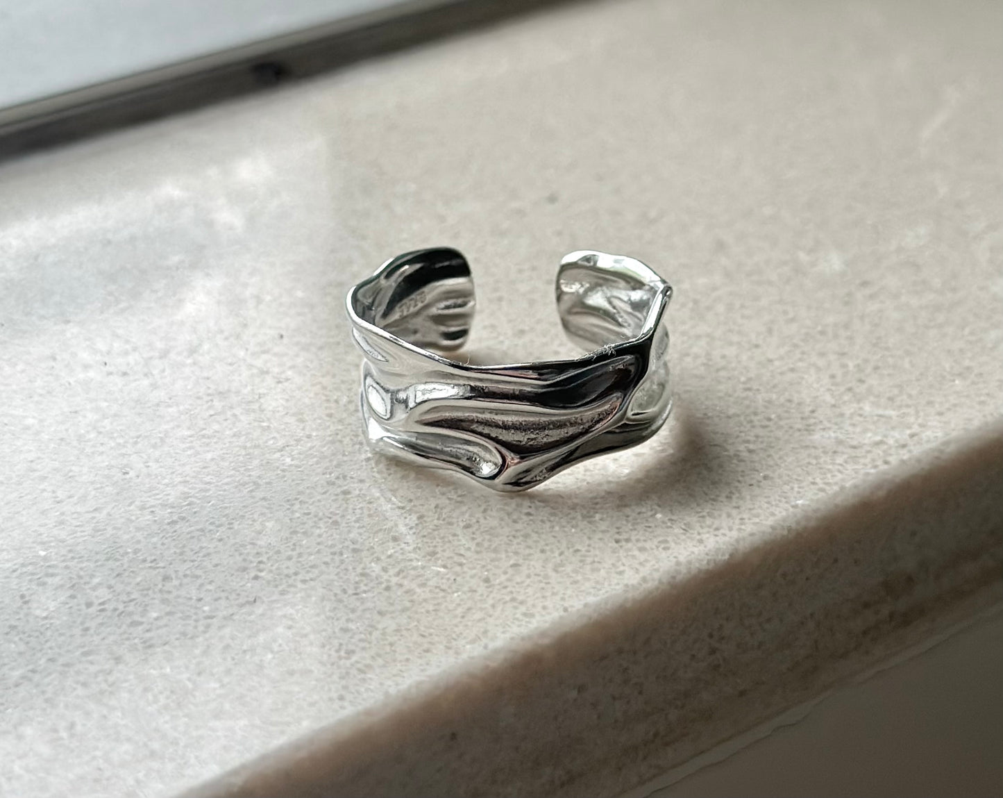 Huge wave ring