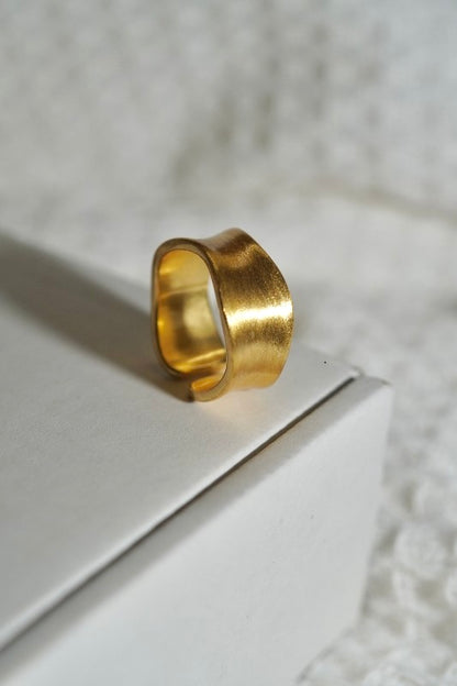 Unshaped Ring