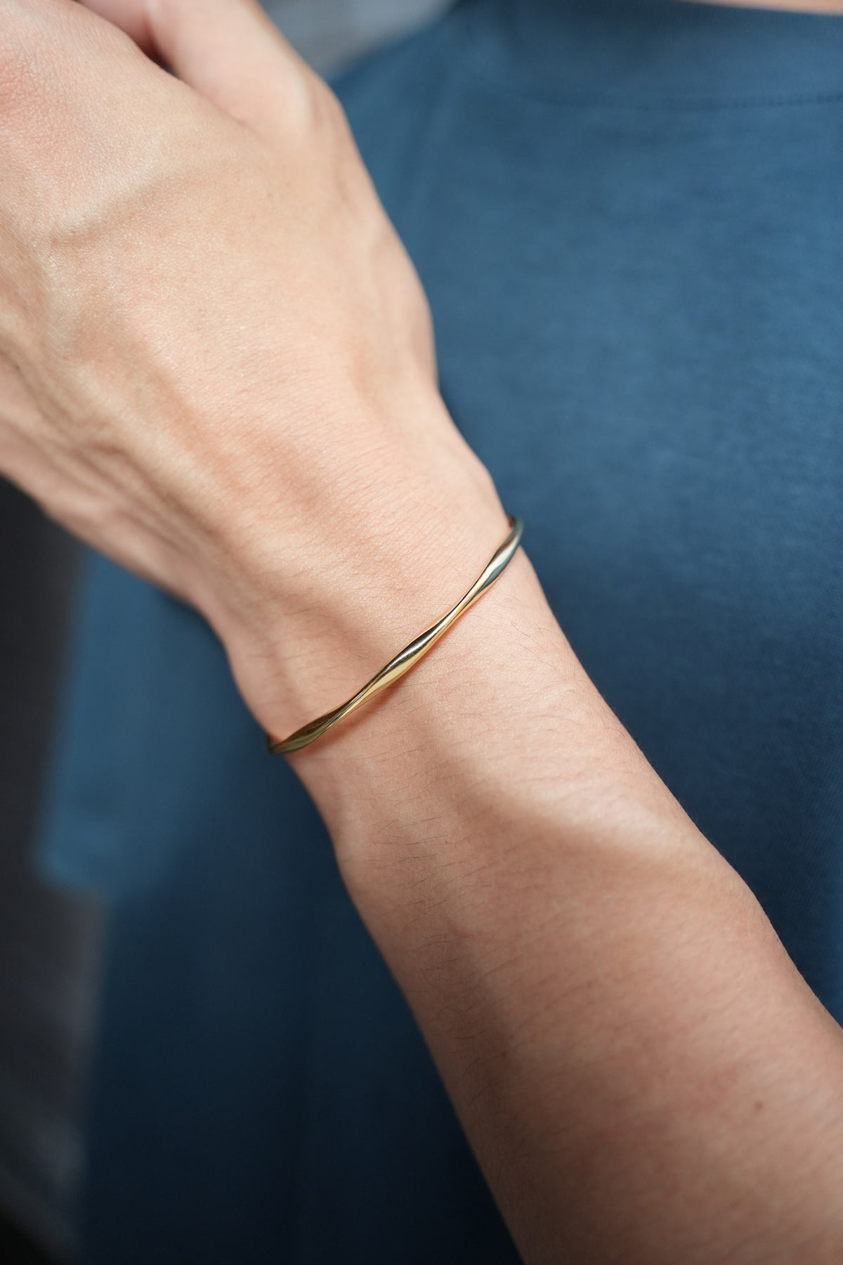 Gentle Wave Bracelet