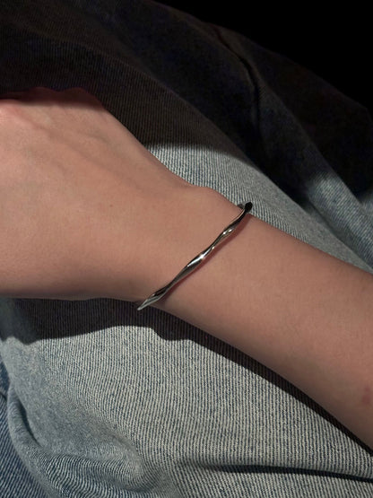 Gentle Wave Bracelet
