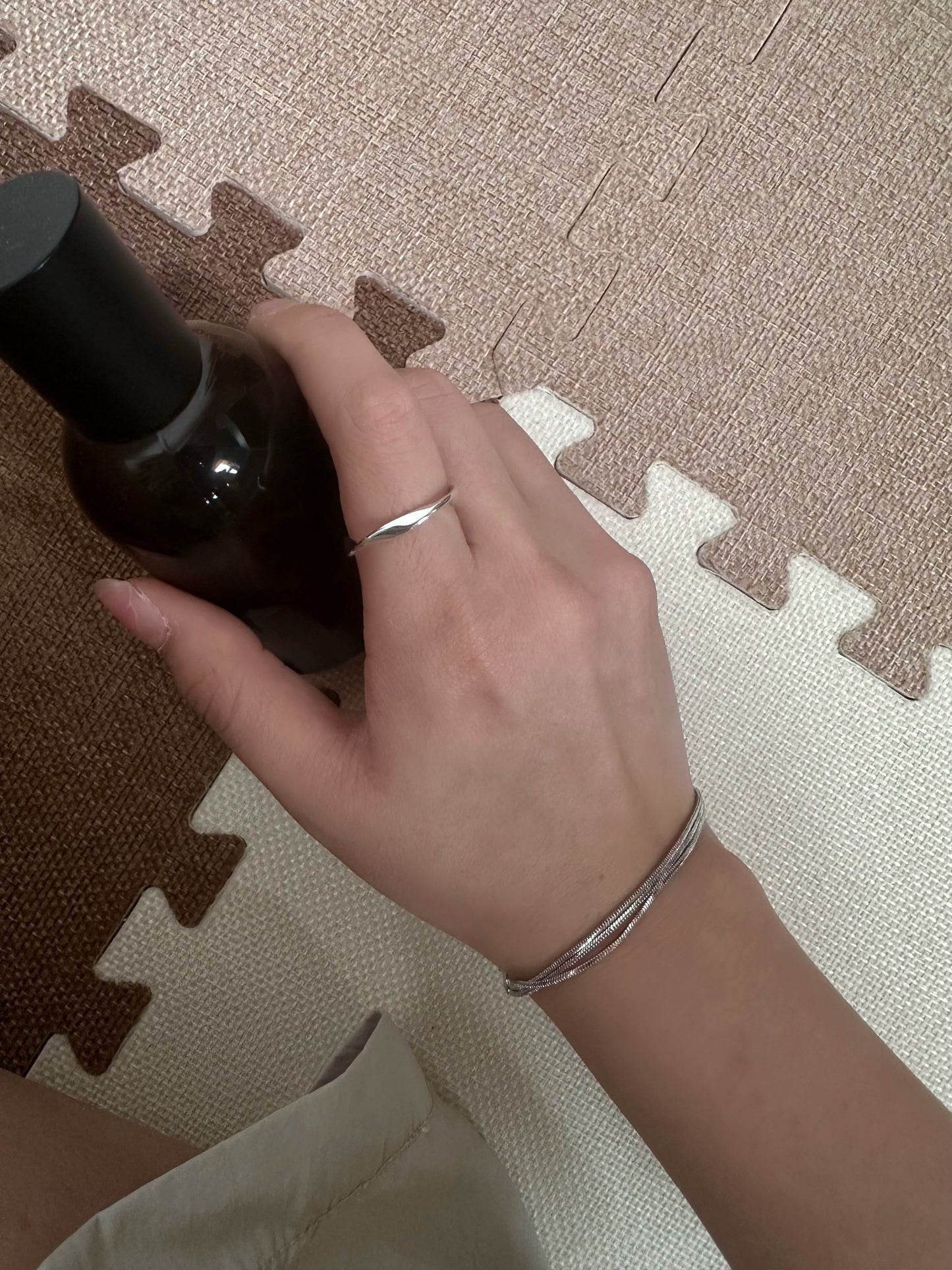 Metric Arc Ring