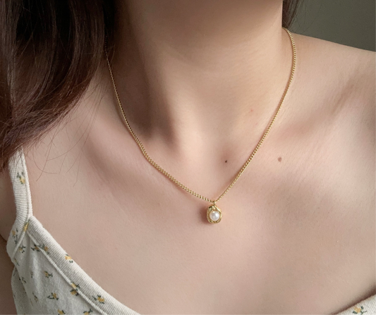 Irregular pearl Necklace