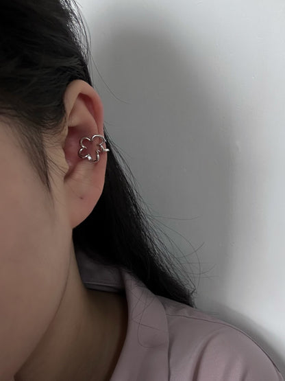 Hana Earcuff