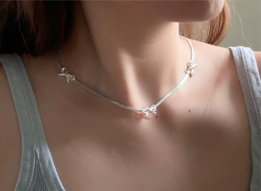 Silver Ribbon Necklace