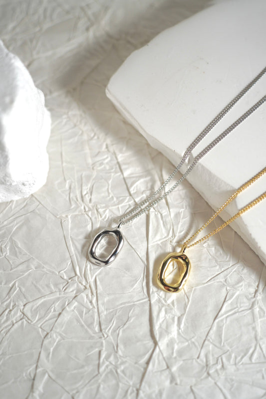 Lune Edge Necklace