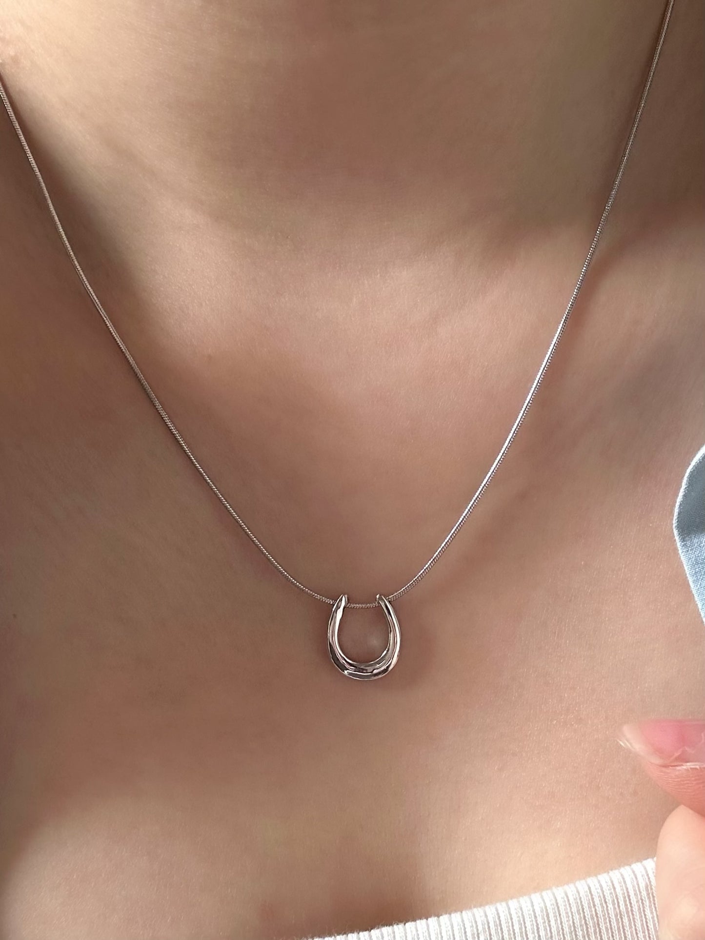 Drift Arch Necklace