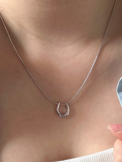 Drift Arch Necklace
