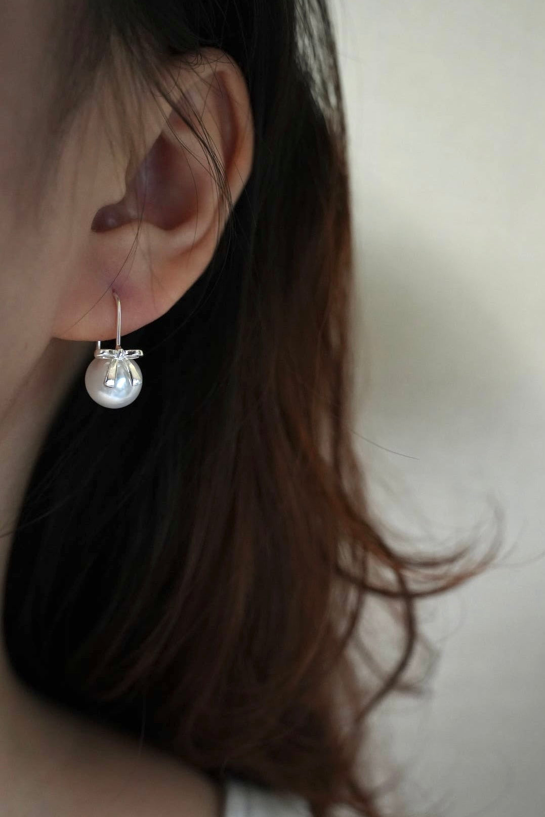 Pearl Bow Earring