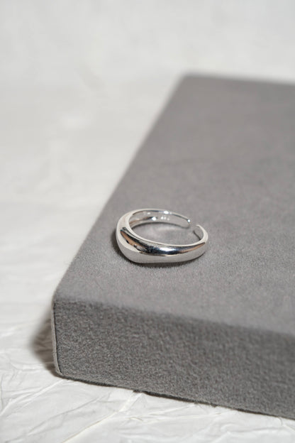 Simple wave ring