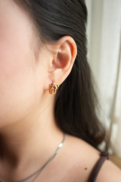 Slender Knot Earring