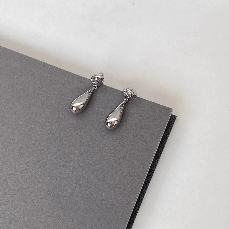 Liquid echo earring