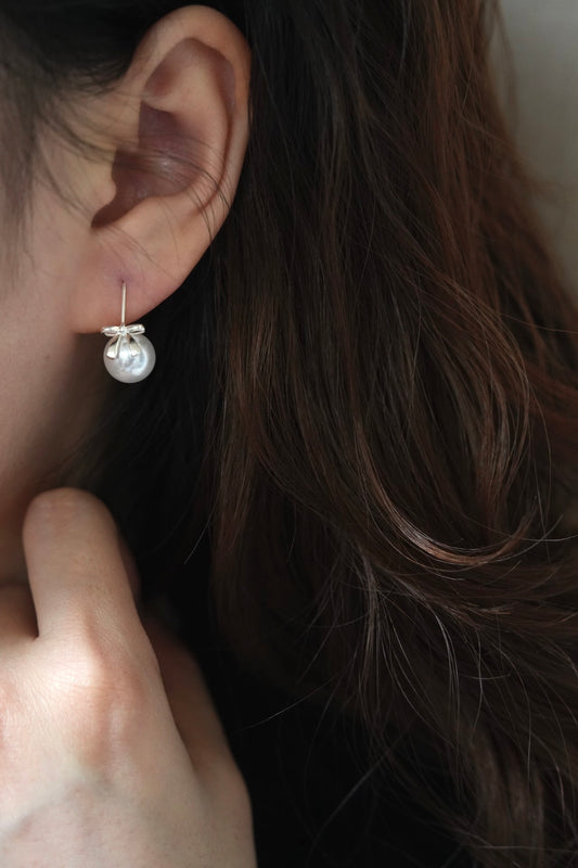 Pearl Bow Earring