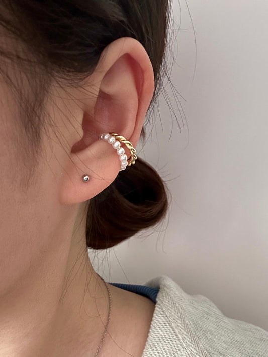 Pearl Crest Earcuff