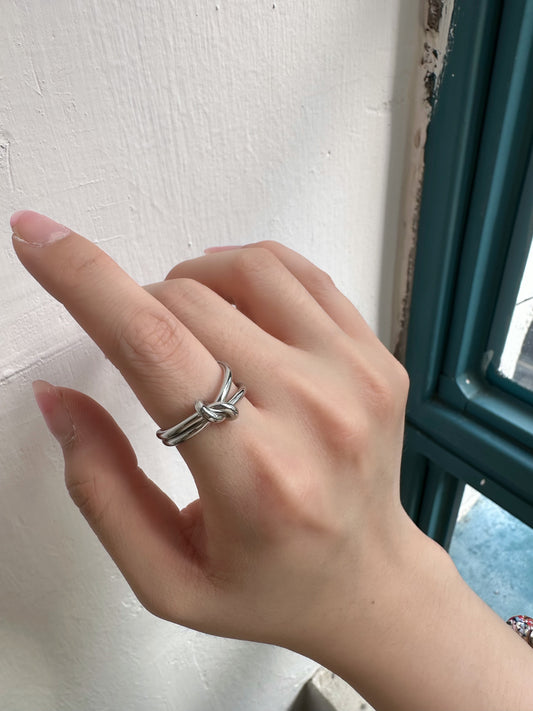 Flux Knot Ring