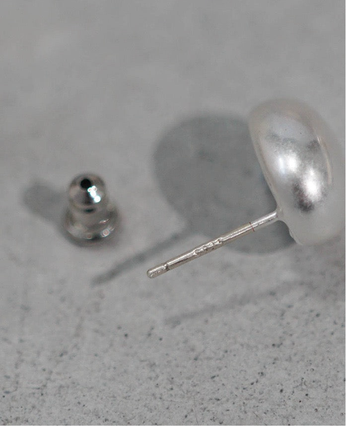 Pebble Egg Earring