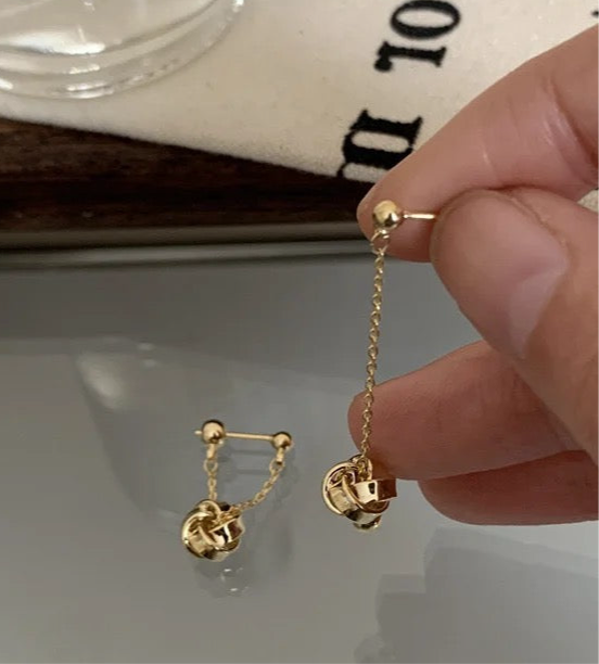 Chained void earring