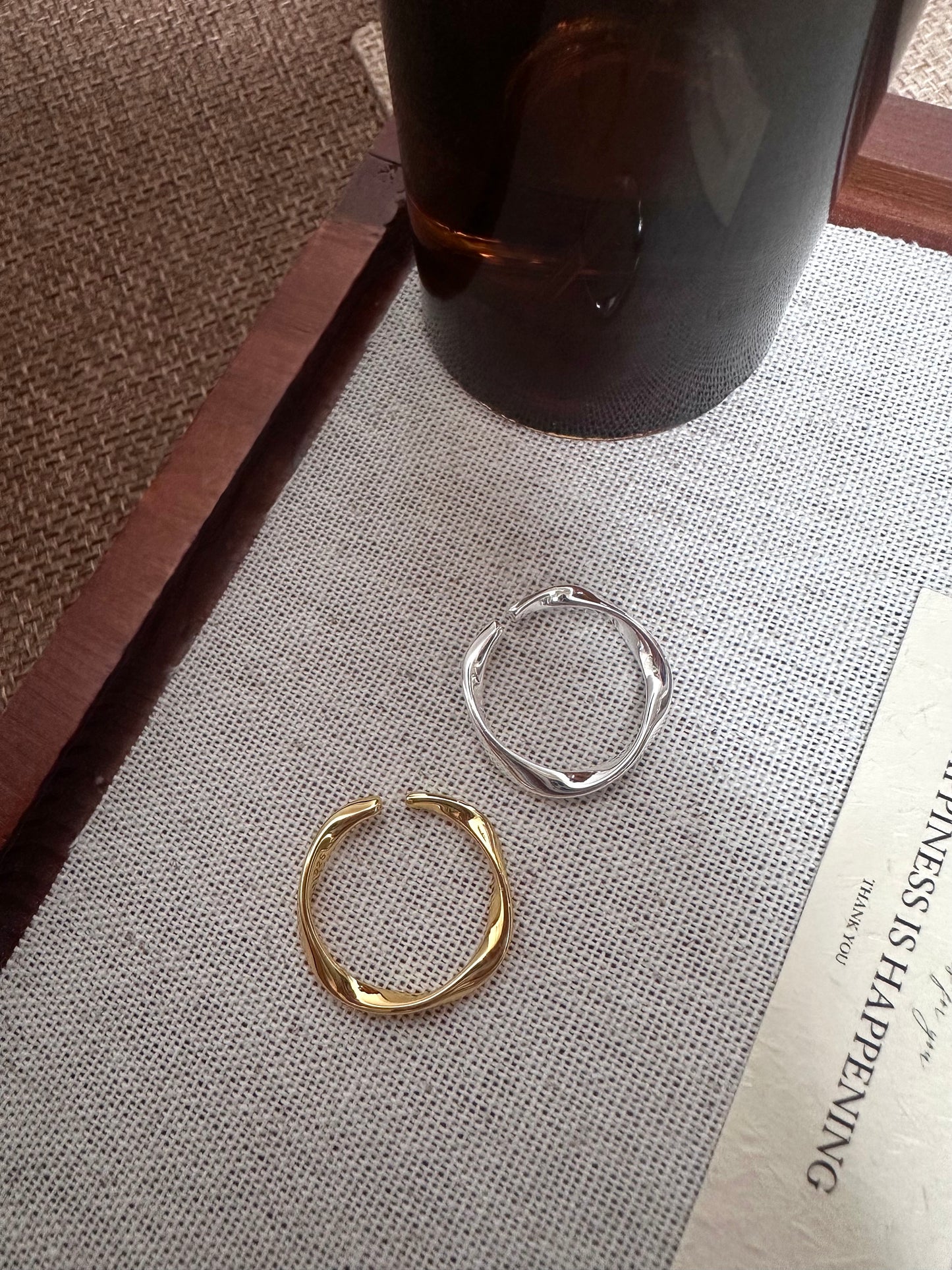 Metric Arc Ring