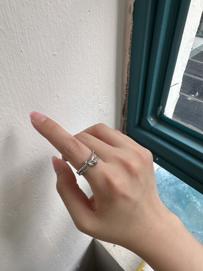 Flux Knot Ring