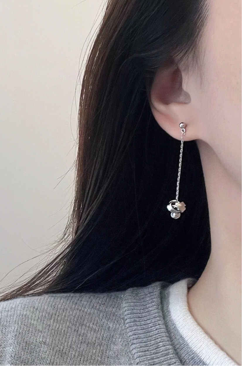 Chained void earring