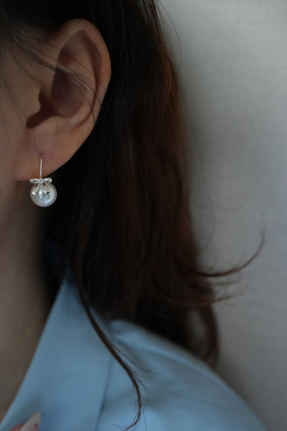 Pearl Bow Earring