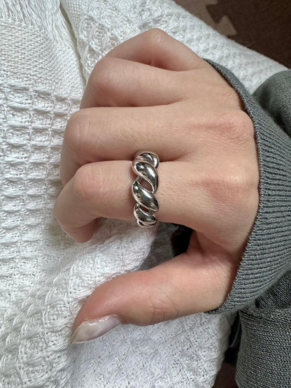 Croissant Ring