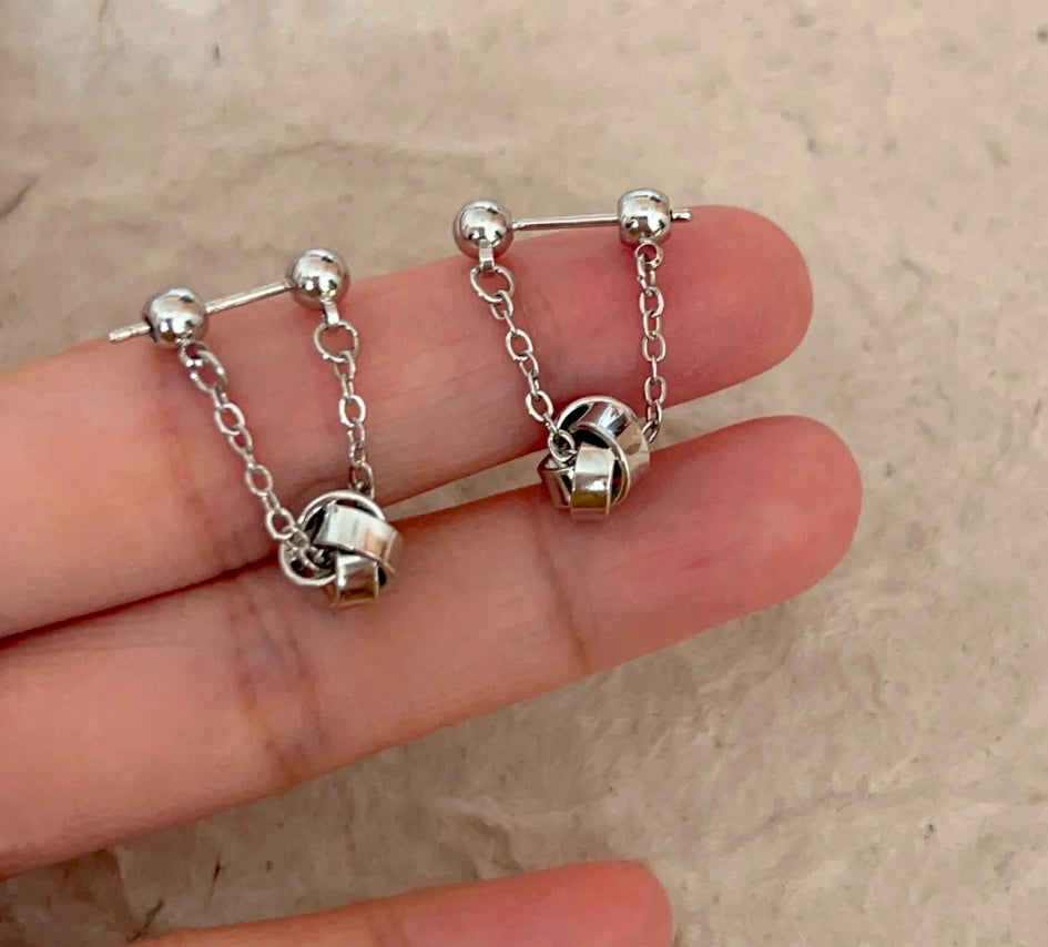 Chained void earring
