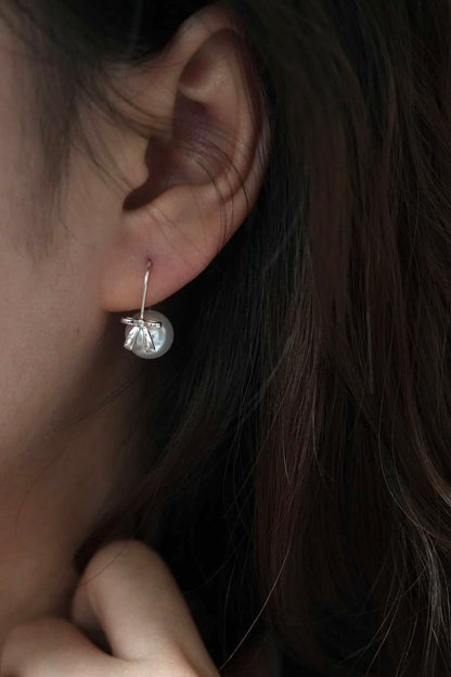 Pearl Bow Earring